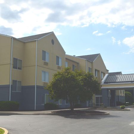 Baymont By Wyndham Chambersburg Hotel Exterior photo